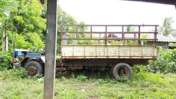 ขายรถอีแต๋นจัมโบ้ ยาง 900 คัสซี NISSAN UG สวยตลอดเส้น เครื่อง 6BB1 145 แรงม้า พร้อมตู้นวดข้าวไทยเส็ง 8 ฟุต