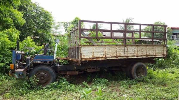 ขายรถอีแต๋นจัมโบ้ ยาง 900 คัสซี NISSAN UG สวยตลอดเส้น เครื่อง 6BB1 145 แรงม้า พร้อมตู้นวดข้าวไทยเส็ง 8 ฟุต
