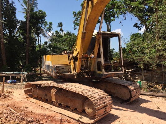 ขายรถแบคโฮ KOMATSU PC200-3 ราคา 350000