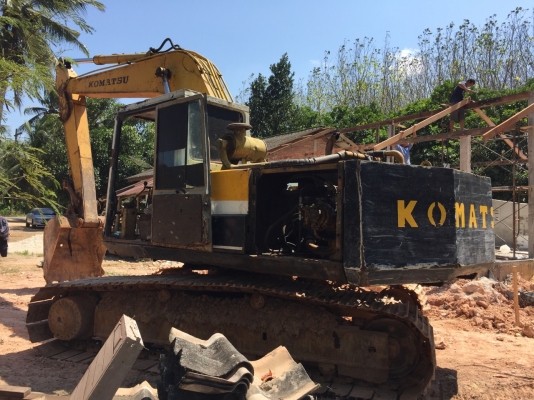 ขายรถแบคโฮ KOMATSU PC200-3 ราคา 350000