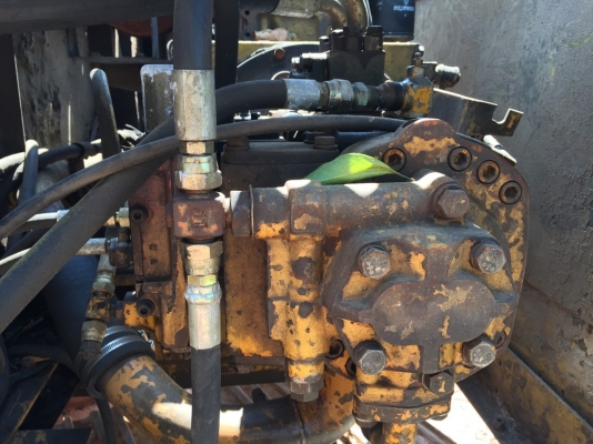 ขายรถแบคโฮ KOMATSU PC200-3 ราคา 350000