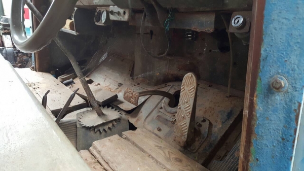 ขายเทนเลอร์ 10 ล้อหัวยาว 2 เพลา ช่วงล่วง FUSO เครื่อง EH700 168 แรงม้า เกียร์ HO สโลว์กลาง เบรคทิฟฟี่ พาวเวอร์ คานหน้าใหญ่ ทะเบียนพร้อมโอน ราคาต่อรองได้ครับ