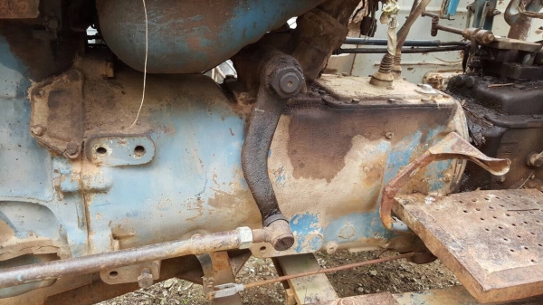 ขายรถไถฟอร์ด 5500 เครื่อง T3 เอกสารเล่มทะเบียนครบ รถใช้งานอยู่ทุกวัน อุปกรณ์มีผานดันหน้า และผาน 3 ราคาต่อรองได้ครับ