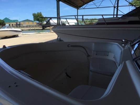 Boston whaler 2001 ขนาด18 ft Ventura.