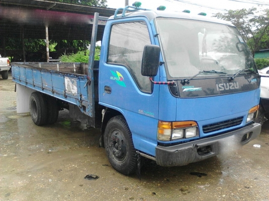 รถอีซูซู 6 ล้อรั้ว NPR 130 แรงม้า. ปี 46    สนใจติดต่อ  081 - 6079515