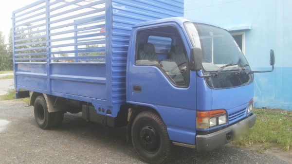 รถอีซูซู 6 ล้อ รั้ว NKR 130 แรงม้า. ปี 44   สนใจติดต่อ  081 - 6079515