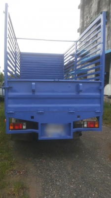 รถอีซูซู 6 ล้อ รั้ว NKR 130 แรงม้า. ปี 44   สนใจติดต่อ  081 - 6079515