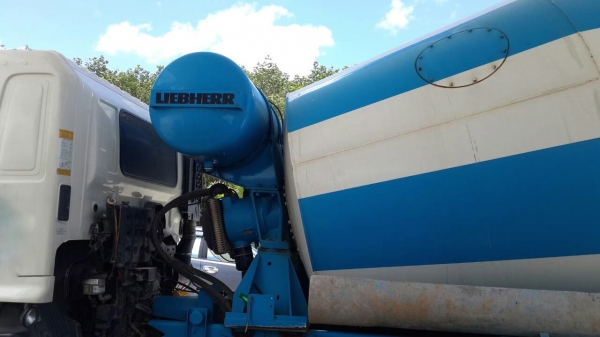 รถฮีโน่  10  ล้อ โม่ปูน 330 แรงม้า. ปี 53  ( รถวิ่ง 2xx,xxx กม. )  , ( มีขาย 3 คัน. )    สนใจติดต่อ  081 - 6079515