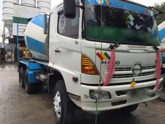 รถฮีโน่  10  ล้อ โม่ปูน 330 แรงม้า. ปี 53  ( รถวิ่ง 2xx,xxx กม. )  , ( มีขาย 3 คัน. )    สนใจติดต่อ  081 - 6079515