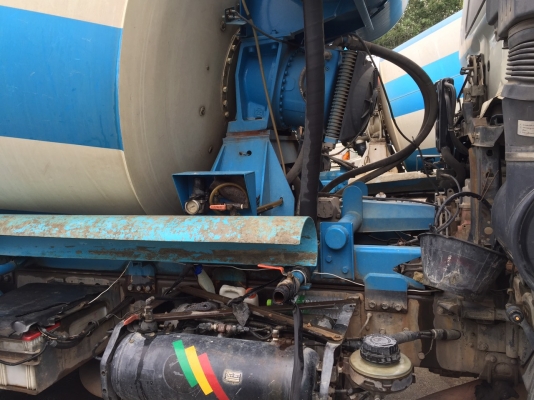 รถฮีโน่  10  ล้อ โม่ปูน 330 แรงม้า. ปี 53  ( รถวิ่ง 2xx,xxx กม. )  , ( มีขาย 3 คัน. )    สนใจติดต่อ  081 - 6079515