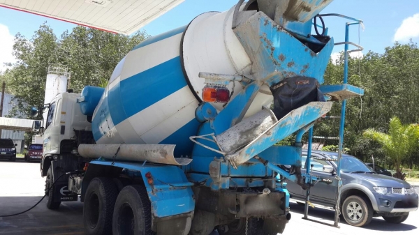 รถฮีโน่  10  ล้อ โม่ปูน 330 แรงม้า. ปี 53  ( รถวิ่ง 2xx,xxx กม. )  , ( มีขาย 3 คัน. )    สนใจติดต่อ  081 - 6079515