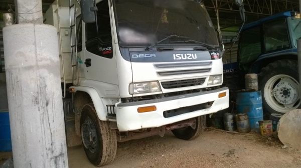 รถอีซุซุ 10 ล้อดั้ม FXZ 270 แรงม้า ปี 47.  ( รถวิ่ง 1xx,xxx กว่า กม. )     สนใจติดต่อ  081 - 6079515