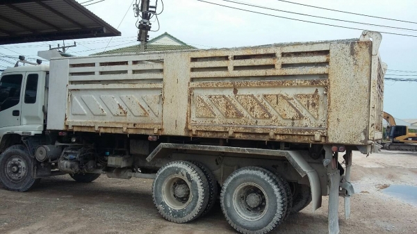 รถอีซูซุ 10 ล้อดั้ม FXZ  320 แรงม้า. ปี 51  ( รถวิ่ง 1xx,xxx กว่า กม. )     สนใจติดต่อ   081 - 6079515