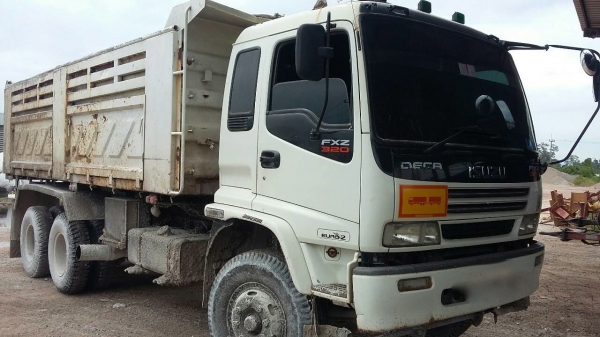 รถอีซูซุ 10 ล้อดั้ม FXZ  320 แรงม้า. ปี 51  ( รถวิ่ง 1xx,xxx กว่า กม. )     สนใจติดต่อ   081 - 6079515