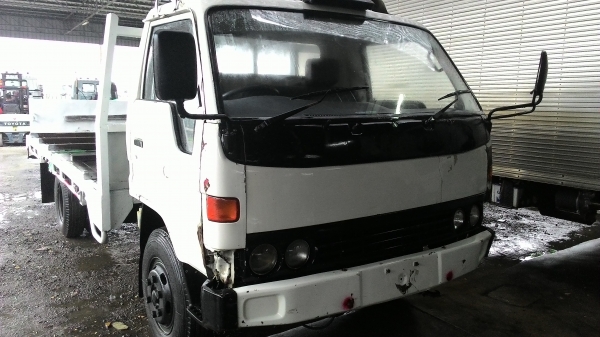 ขายรถ TOYOTA DYNA ปี 39 เครื่อง 14 B กระบะยาว 4.3 ม. สนใจติดต่อ 089-8914921 คุณตุ๊กตา