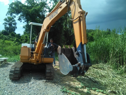 แม็คโค PC 30 รุ่น 5 สภาพเต็มสวยพร้อมใช้งาน  ราคา 239,000บ (ไม่มีเล่ม) มีใบซื้อขายครับ