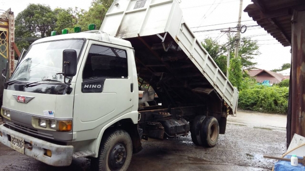 หกล้อ ฮีโน่ FC 120 ปี37 ดั้ม 5 คิว สภาพสวยเดิมพร้อมใช้งาน ทะเบียนพร้อมโอน รถสภาพดีขับกลับบ้านได้เลย ครับ หกล้อ ฮีโน่ FC 120 ปี37 ดั้ม 5 คิว สภาพสวยเดิมพร้อมใช้งาน ทะเบียนพร้อมโอน รถสภาพดีขับกลับบ้านได้เลย ครับ