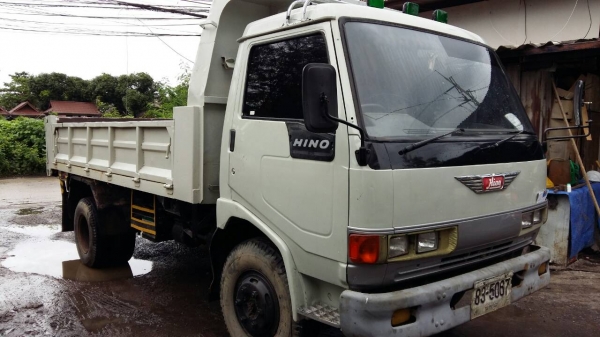 หกล้อ ฮีโน่ FC 120 ปี37 ดั้ม 5 คิว สภาพสวยเดิมพร้อมใช้งาน ทะเบียนพร้อมโอน รถสภาพดีขับกลับบ้านได้เลย ครับ หกล้อ ฮีโน่ FC 120 ปี37 ดั้ม 5 คิว สภาพสวยเดิมพร้อมใช้งาน ทะเบียนพร้อมโอน รถสภาพดีขับกลับบ้านได้เลย ครับ