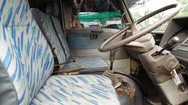 หกล้อ ฮีโน่ FC 120 ปี37 ดั้ม 5 คิว สภาพสวยเดิมพร้อมใช้งาน ทะเบียนพร้อมโอน รถสภาพดีขับกลับบ้านได้เลย ครับ หกล้อ ฮีโน่ FC 120 ปี37 ดั้ม 5 คิว สภาพสวยเดิมพร้อมใช้งาน ทะเบียนพร้อมโอน รถสภาพดีขับกลับบ้านได้เลย ครับ