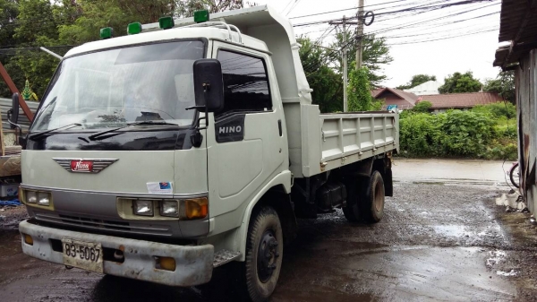 หกล้อ ฮีโน่ FC 120 ปี37 ดั้ม 5 คิว สภาพสวยเดิมพร้อมใช้งาน ทะเบียนพร้อมโอน รถสภาพดีขับกลับบ้านได้เลย ครับ หกล้อ ฮีโน่ FC 120 ปี37 ดั้ม 5 คิว สภาพสวยเดิมพร้อมใช้งาน ทะเบียนพร้อมโอน รถสภาพดีขับกลับบ้านได้เลย ครับ