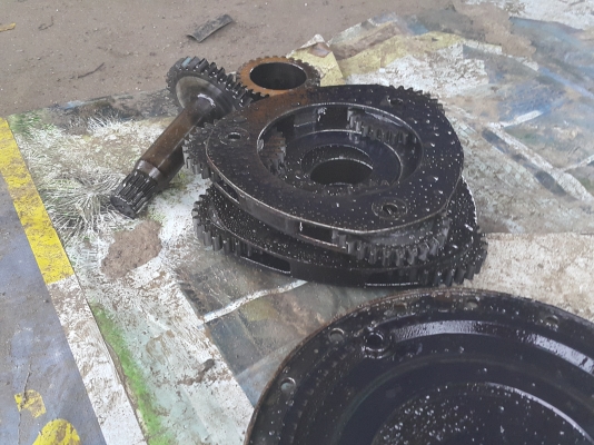 ขายอะใหล่ HITACHI EX200-2 ตัดแล้วครับ