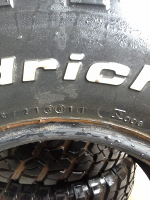 ยางBF goodrish mud km2 ขนาด 33x10.5R15 ปี11