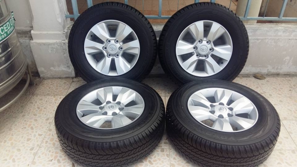 ขายล้อแม็กป้ายแดง revo 17"พร้อมยางปี15 สนใจติดต่อเล็กคลองสามครับ 081-3747940 ขายล้อแม็กป้ายแดง revo 17"พร้อมยางปี15 สนใจติดต่อเล็กคลองสามครับ 081-3747940