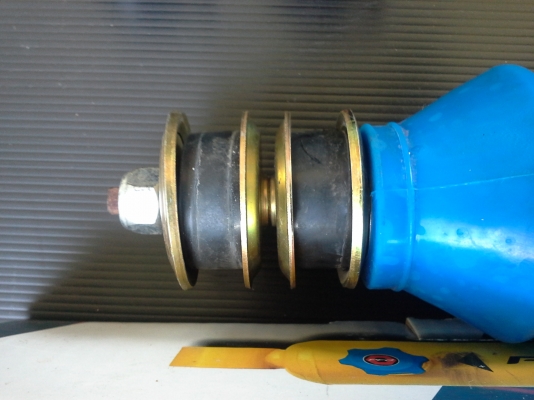 โช๊คคู่หน้า profender ตัวปรับได้4ระดับ สำหรับผู้ที่สนใจยกขึ้น 2.5-3นิ้ว