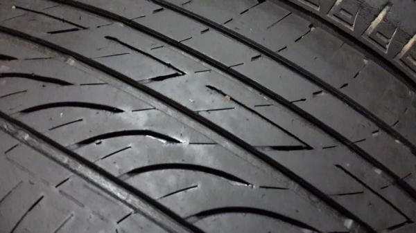 ยาง Bridgestone 215/55/16 ปี10 พร้อมใช้งาน