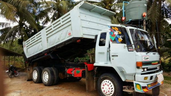 ขายดาวน์นางฟ้า240 เครื่องเดิมเกียร์เดิม มีระบบลากพ่วง ราคา 1,220,000 บาท