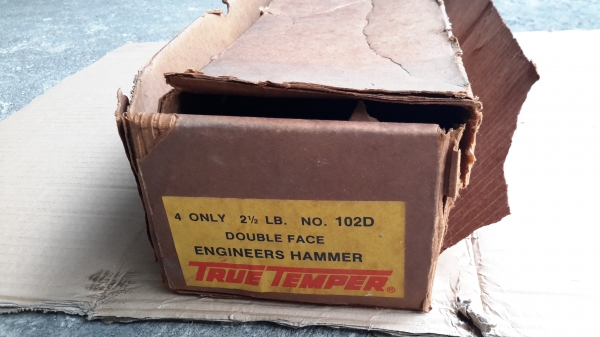 ค้อนปอนด์  ขนาด 2 1/2LB ใหม่เก่าเก็บ