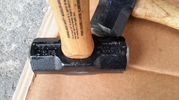 ค้อนปอนด์  ขนาด 2 1/2LB ใหม่เก่าเก็บ