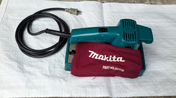 เครื่องขัดกระดาษทราย MAKITA 9045N 520W  japan