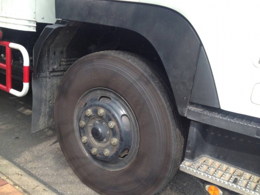 สวยสุด...6ล้อตู้แห้ง 240แรง. ปี53 รถวิ่งแค่ไมล์100000.กว่าๆ รถสวยมากๆเดิมๆ