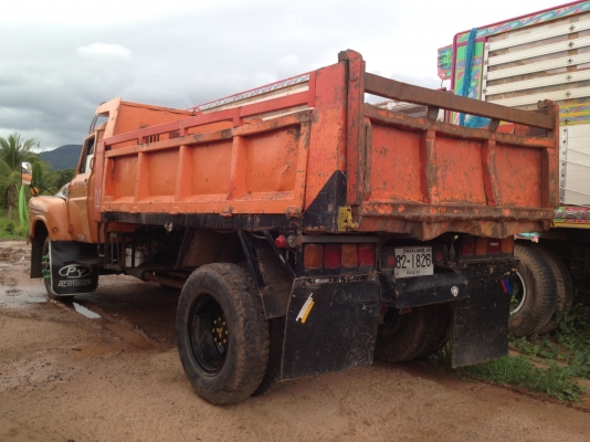 ขายรถบรรทุก 6 ล้อหัวยาวดั้ม