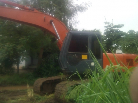 Hitachi EX200-3 Super ไฟฟ้าครบ/ เอกสารซื้อขาย/ ช่วงล่างเต็ม เอวมีนิดหน่อย