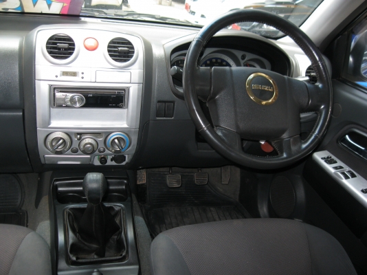 จัดเต็ม-ฟรีดาวน์ D-MAX 2009 เครื่อง2.5 สนใจโทร 097-107-8777