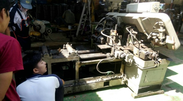 ขายเครื่องเลื่อย BAND SAW AMADA 300 มีหางส่งงาน ออโต้ ใช้งานดีปกติ ขายออกด่วน เอาพื้นที่ ไม่แพง ครับ ขายเครื่องเลื่อย BAND SAW AMADA 300 มีหางส่งงาน ออโต้ ใช้งานดีปกติ ขายออกด่วน เอาพื้นที่ ไม่แพง ครับ