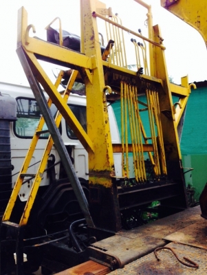 ขายแท่นเครนติดสว่านเจาะเสาเข็มเสาไฟฟ้า  สภาพพร้อมยกใส้รถใช้งานได้เลยครับ