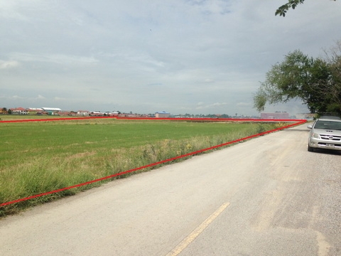 ขายที่ดิน สวยๆ ☝ซอยวัดสะอาด หลังโรงเรียนวรราชาทินัดดามาตุวิทยา และ วัดทองสะอาด ☝เนื้อที่จำนวน 28 ไร่ เหมาะทำหมู่บ้านจัดสรร ติดถนน ใกล้ๆถนน กาญจนาภิเษก ขายไร่ละ 4 ล้านบาท ***** ค่าใช้จ่ายในการโอน ผู้ขายออกให้หมด ****** ติดต่อ 0889419663