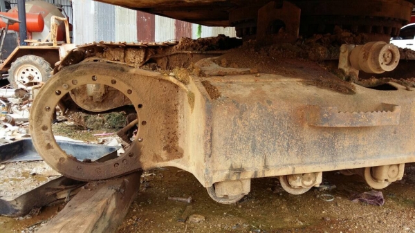 รถขุดCAT 320 V2...ตัวเดินเสีย1ข้าง รถสภาพสวย แห้ง โซ่ใหม่