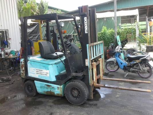 ขายรถยกโฟร์คลิฟท์ยี่ห้อMAZDA 1.5 ตัน เสา 3 เมตร