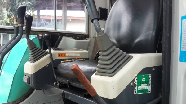 ขายด่วนรถขุด SUMITOMO SH4OJX มีเก๋ง ติดตั้งแอร์+ฟิมล์ให้แล้ว แทร็คเหล็กหุ้มยาง มีไลน์หัวกระแทก สภาพสวยมาก พร้อมใช้งาน