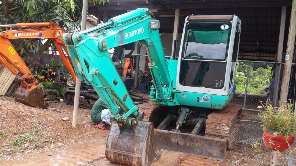 ขายด่วนรถขุด SUMITOMO SH4OJX มีเก๋ง ติดตั้งแอร์+ฟิมล์ให้แล้ว แทร็คเหล็กหุ้มยาง มีไลน์หัวกระแทก สภาพสวยมาก พร้อมใช้งาน ขายด่วนรถขุด SUMITOMO SH4OJX มีเก๋ง ติดตั้งแอร์+ฟิมล์ให้แล้ว แทร็คเหล็กหุ้มยาง มีไลน์หัวกระแทก สภาพสวยมาก พร้อมใช้งาน