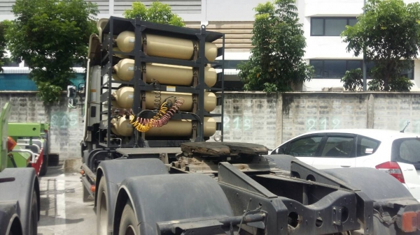 ขายด่วนครับ หัวลากแก๊สโรงงาน HINO QDR 260 ปี 54  รถสวยครับ พร้อมใช้งาน มี 3 คัน ครับ