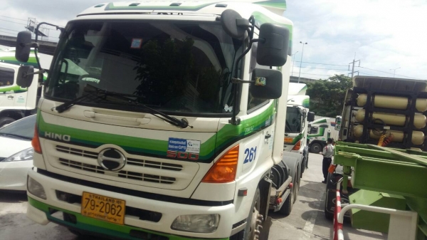 ขายด่วนครับ หัวลากแก๊สโรงงาน HINO QDR 260 ปี 54  รถสวยครับ พร้อมใช้งาน มี 3 คัน ครับ