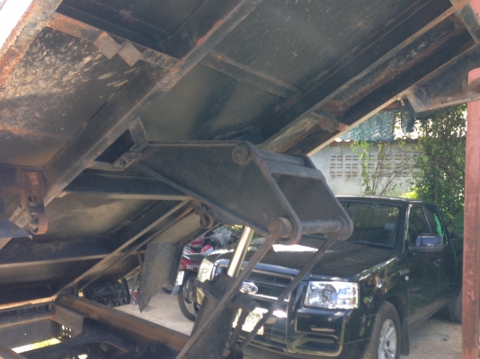 ขายรถบรรทุก 4 ล้อดัมพ์ใหญ่ ISUZU NKR 100 แรงม้ารถห้างแท้ปี 2547 ราคา 320000