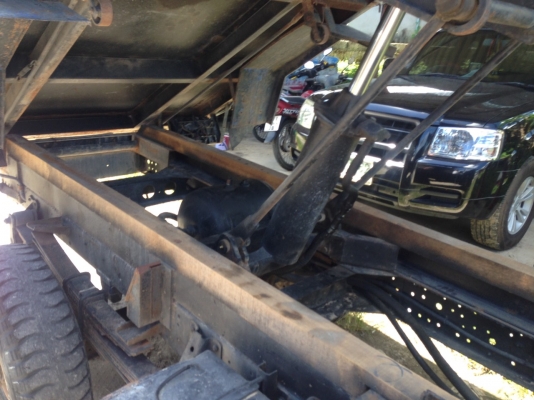 ขายรถบรรทุก 4 ล้อดัมพ์ใหญ่ ISUZU NKR 100 แรงม้ารถห้างแท้ปี 2547 ราคา 320000