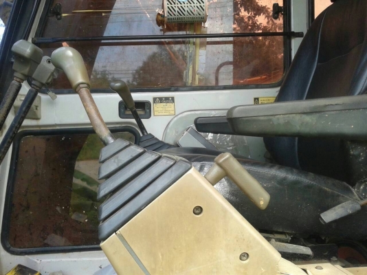 ขายรถแบคโฮ KOBELCO SK100-/// ระบบไฟเต็ม ไม่มีเอกสาร ราคา 650000