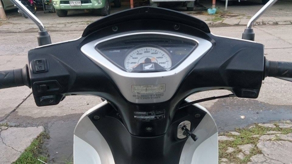 wave 125i สตาร์ทมือ พร้อมใช้งาน